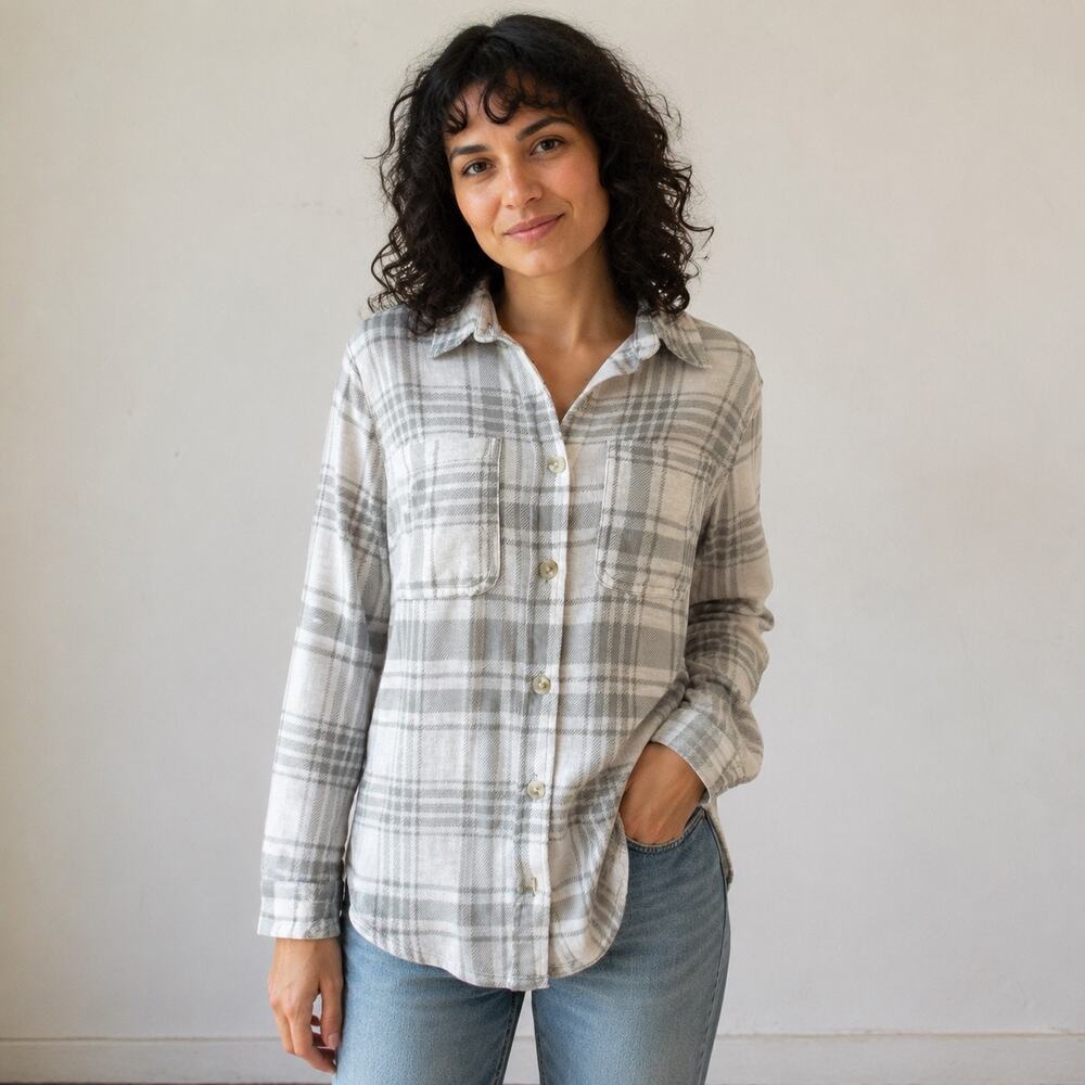 C&C California Plaid Button Down Shirt Women M Beige Gray Long Sleeve Casual